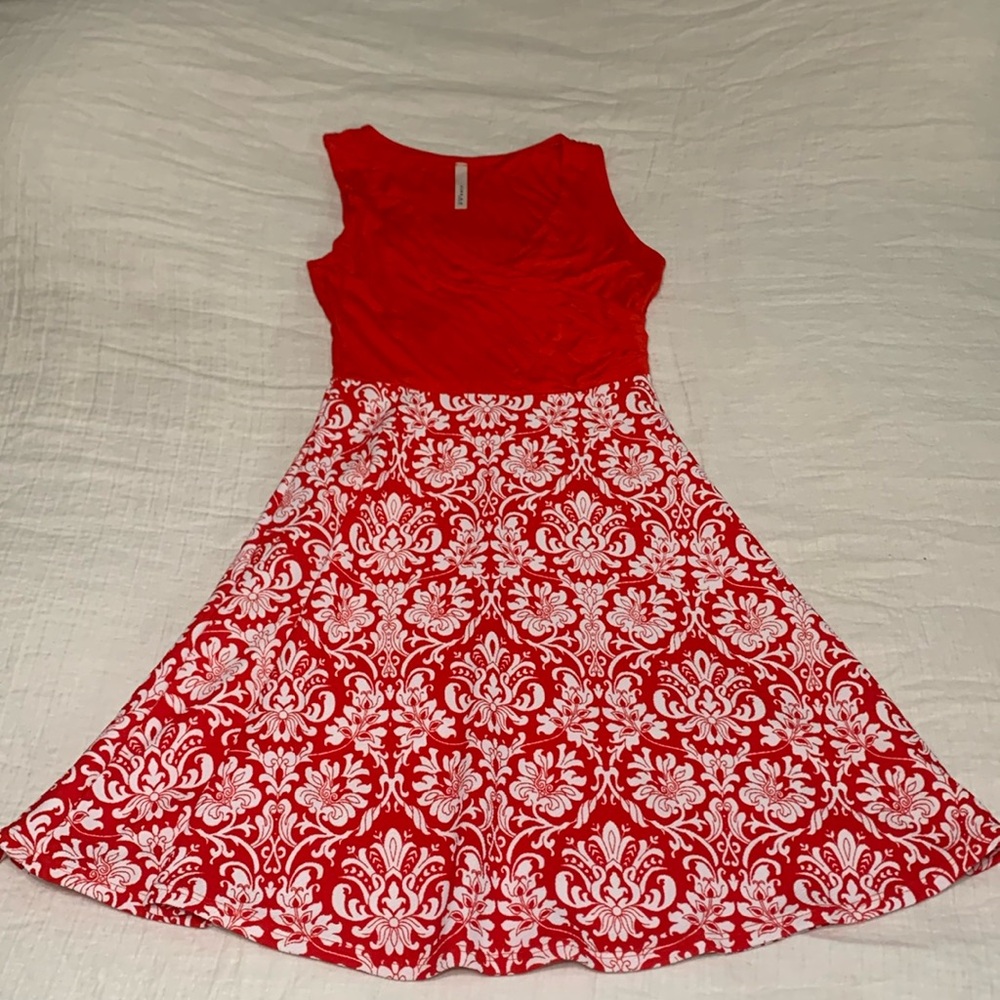 Gilli Coral Red/Damask Dress size M